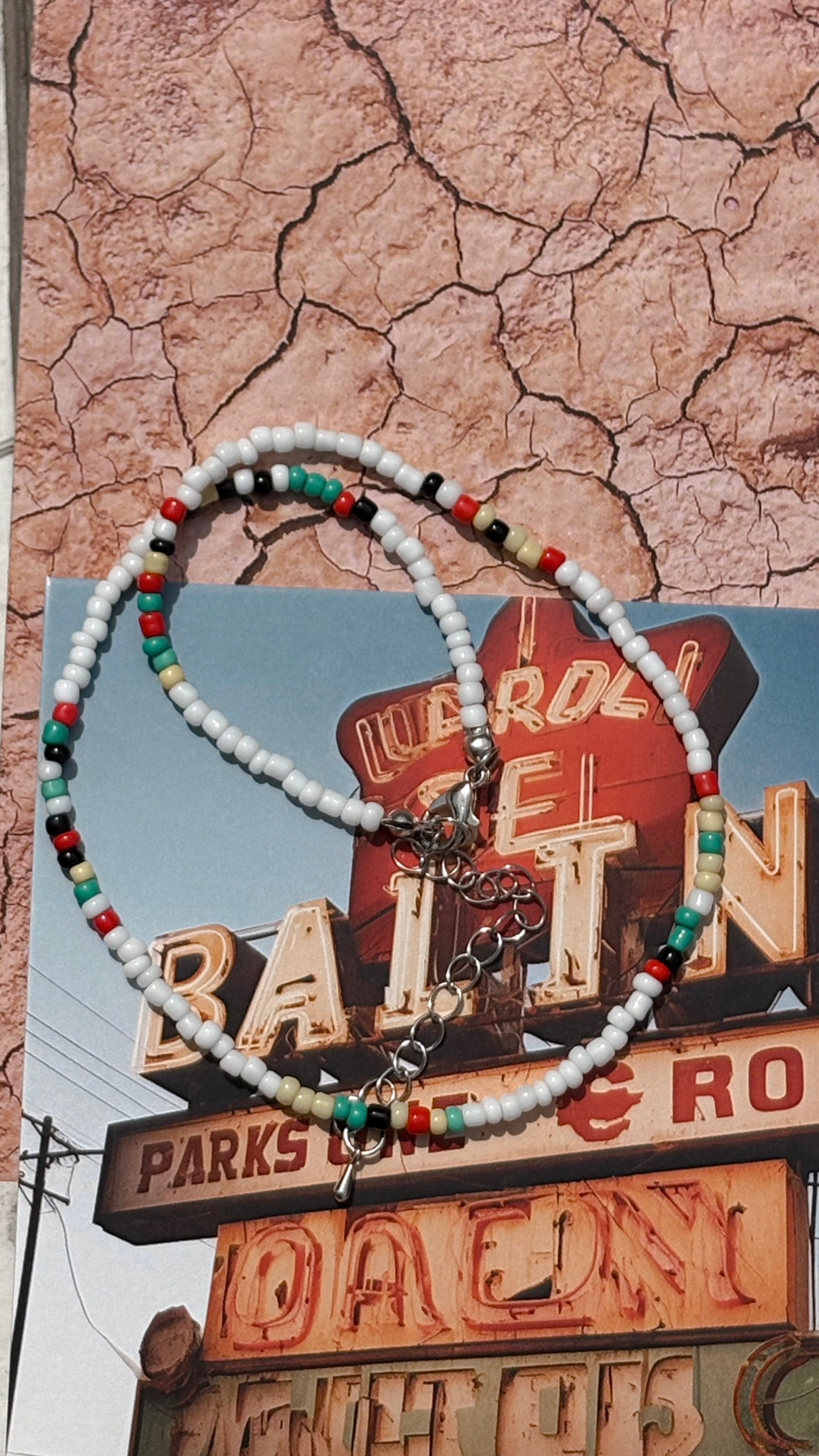 Moonrise Mesa Necklace(White)