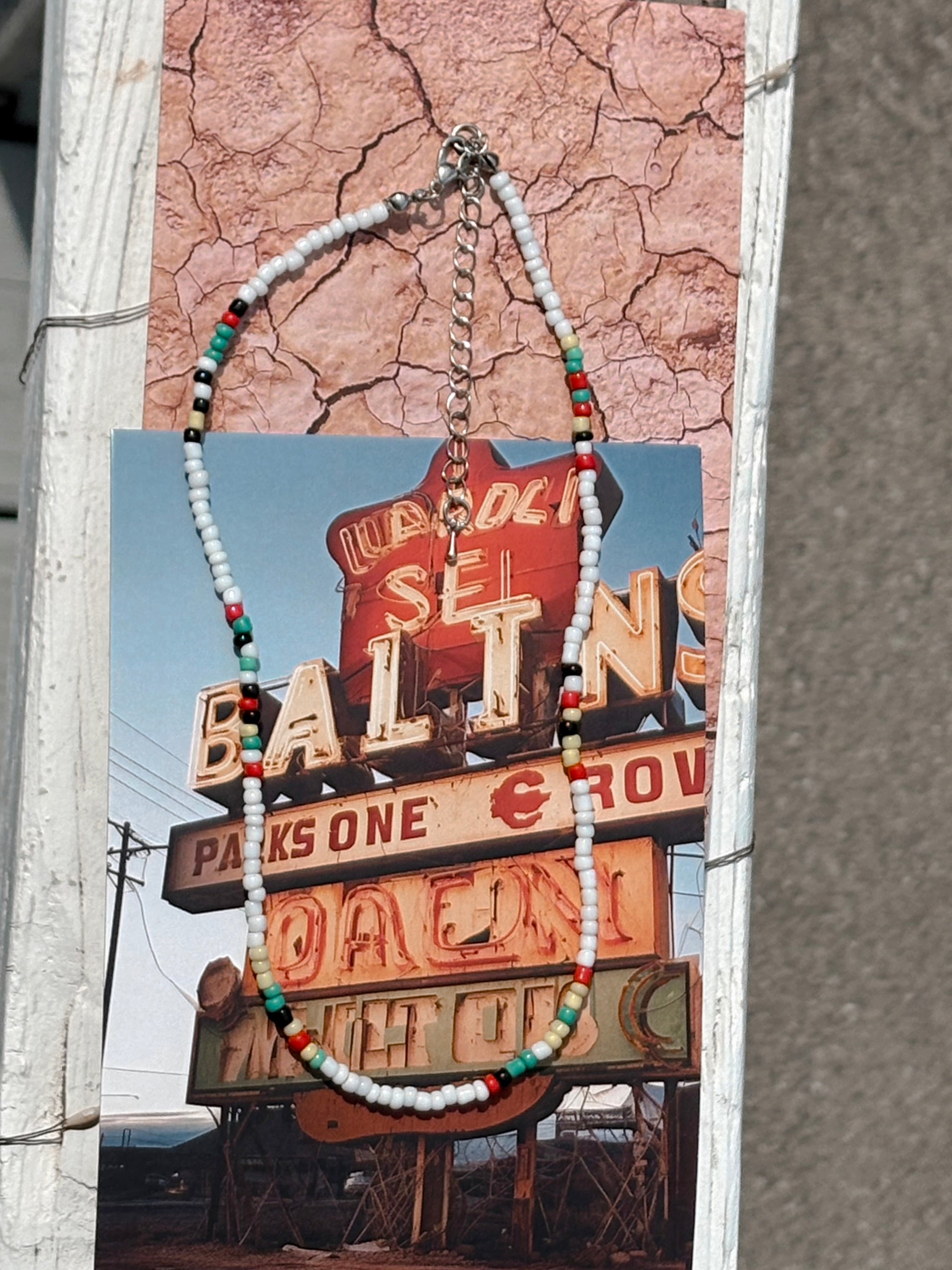 Moonrise Mesa Necklace(White)